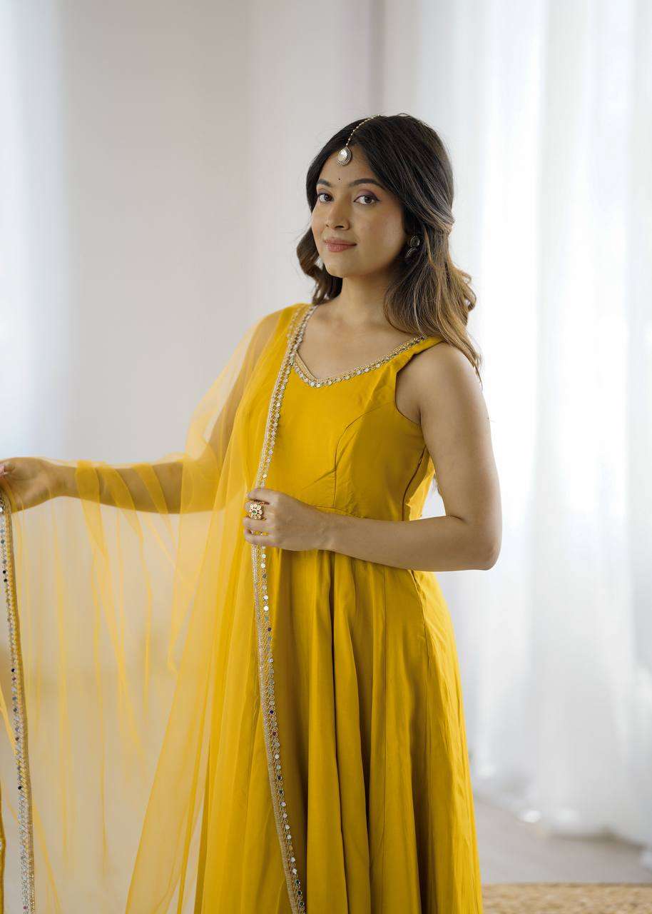 Womens Pure Romansilk Chanderi Anarkali Kurti with Pant & Dupatta Set - Image 3